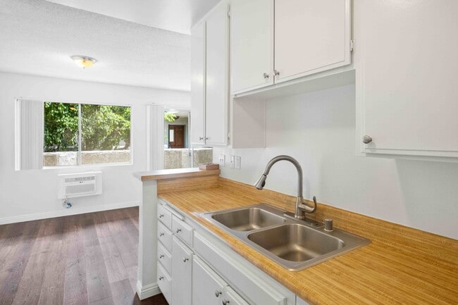 Building Photo - 3637 Glendon Ave