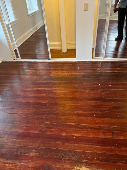 primary bedrm 2nd - 263 West Rittenhouse Street