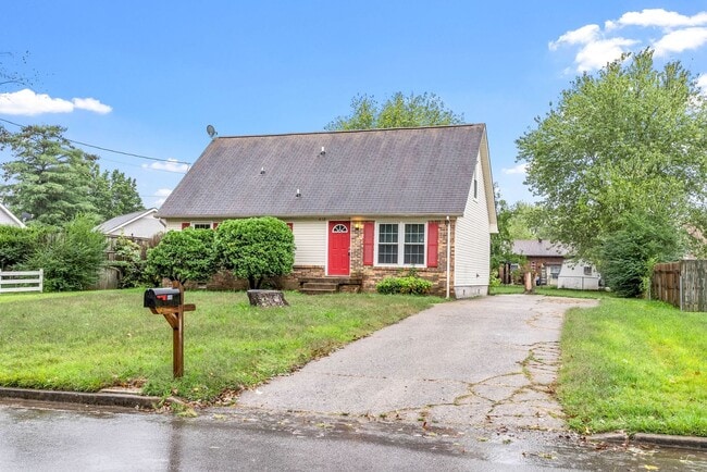 Building Photo - 4 Bedroom 2 Full Bath Pet Friendly Home For Rent!