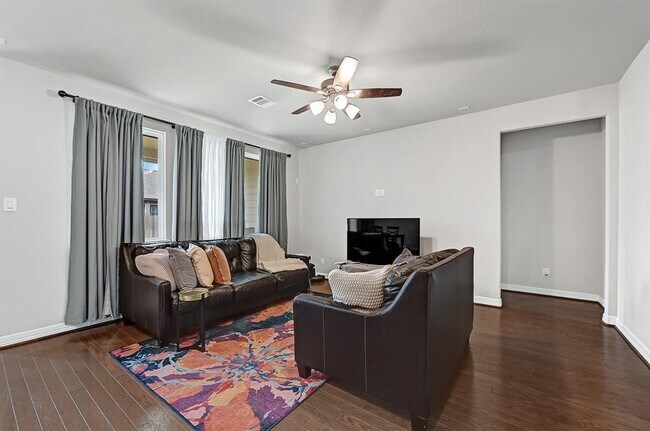 Building Photo - 8418 Manta Ray Cir