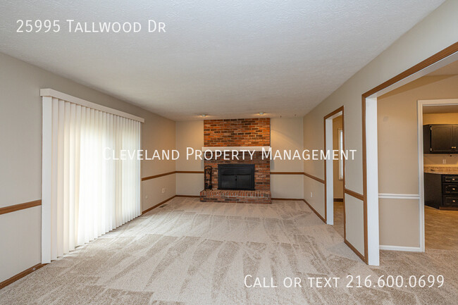 Building Photo - 25995 Tallwood Dr