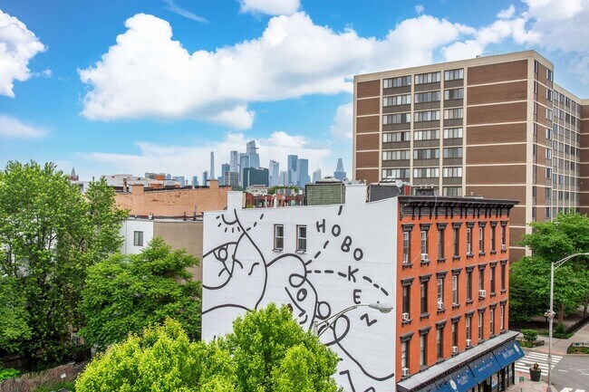 Building Photo - 463 1st St