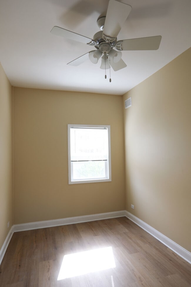 Building Photo - 2131 W Grace St