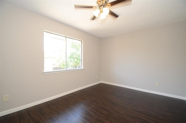 Building Photo - 5650 Birchmont Dr