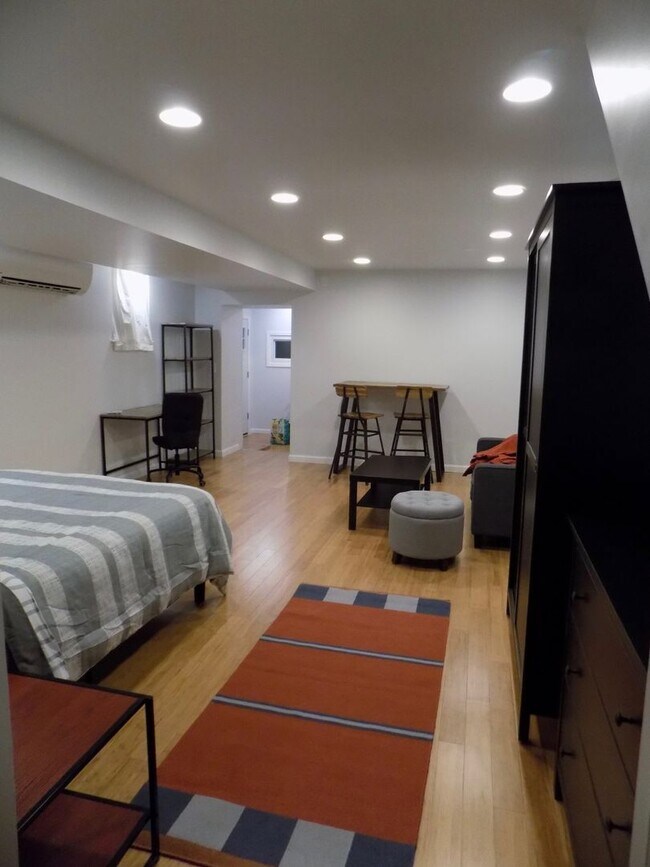 Building Photo - 3621 Childs St