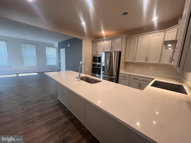 Building Photo - 44625 Wolfhound Sq