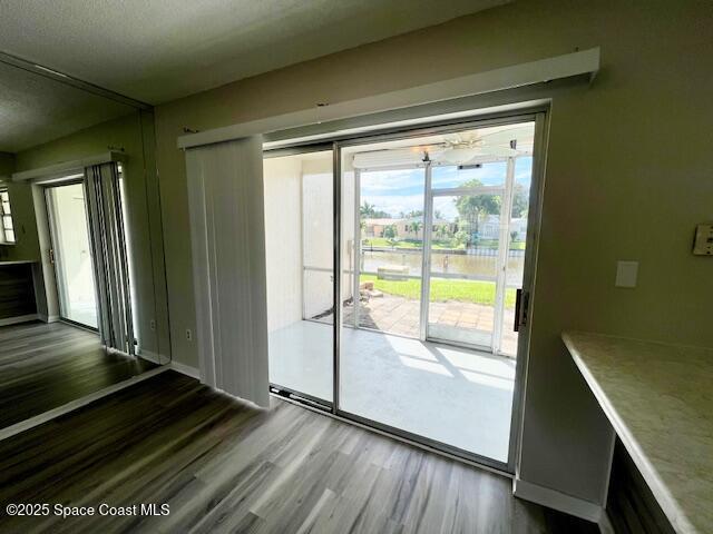 Building Photo - 442 Dove Ln