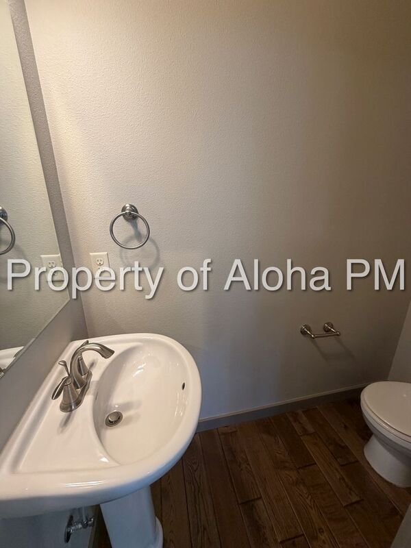 Building Photo - 2138 Myers Pl S