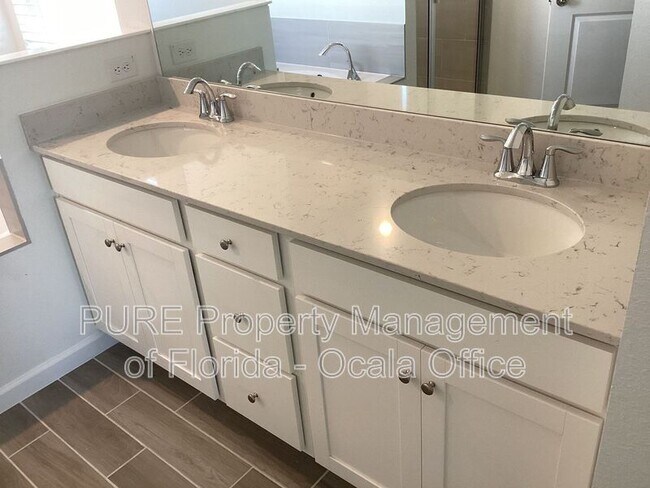 Building Photo - 9241 SW 58th Cir