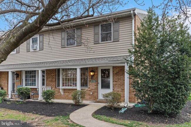 Building Photo - 1232 Peggy Dr