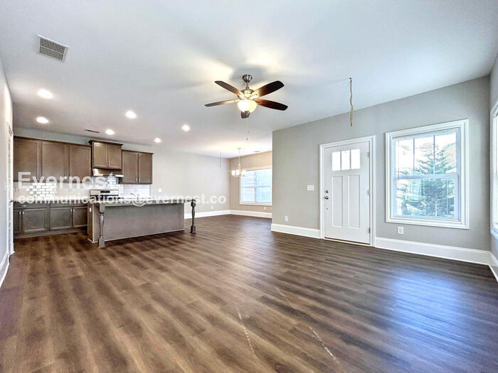 Building Photo - 1763 Stone Hedge Dr