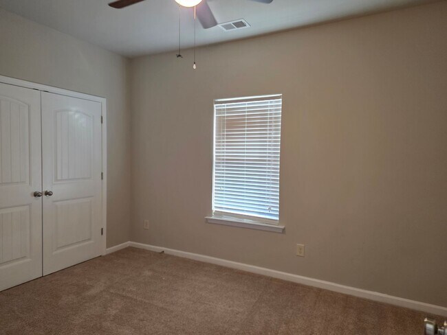 Building Photo - Beautiful 4 bed 2.5 bath home located in Cartersville