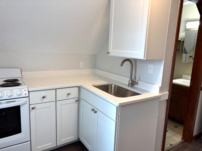 Building Photo - 64 Eddy St