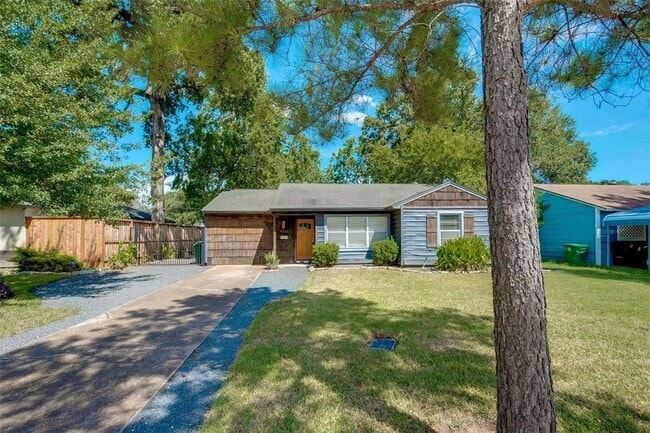 Primary Photo - 7202 Housman