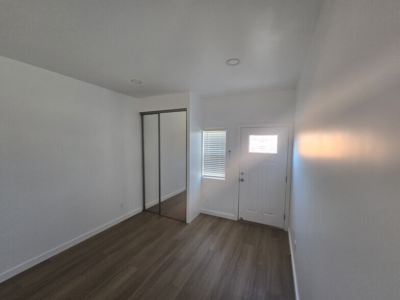 Building Photo - 7724 Zelzah Ave