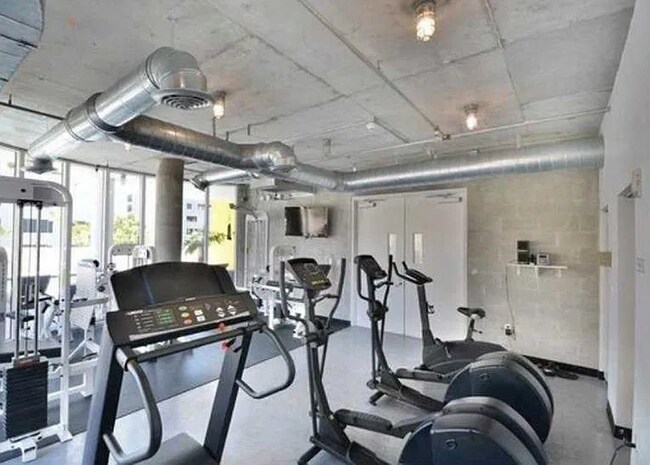 Building Photo - 444 NE 30th St