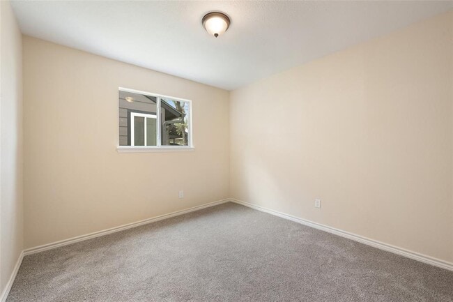 Building Photo - 6903 Woodhue Dr