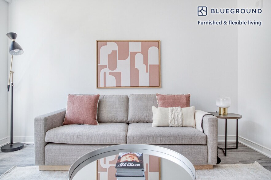 Building Photo - 949 1st St SE