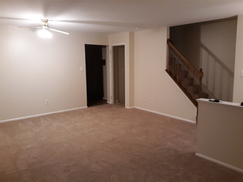 Building Photo - 7633 Chadds Landing Way