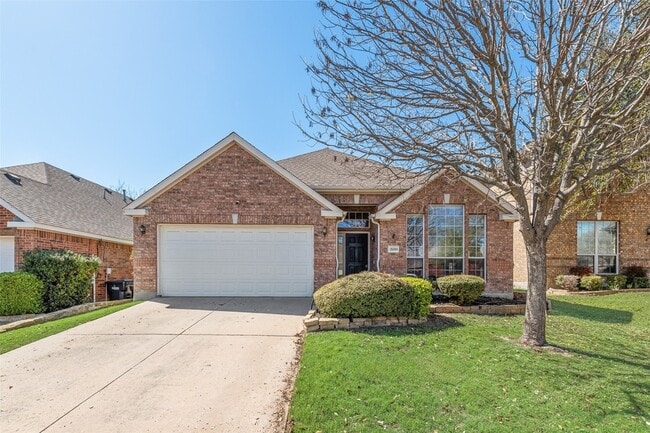 Building Photo - 2600 Spring Dr