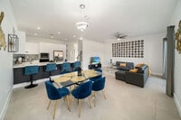 Building Photo - 3246 SW 44th St