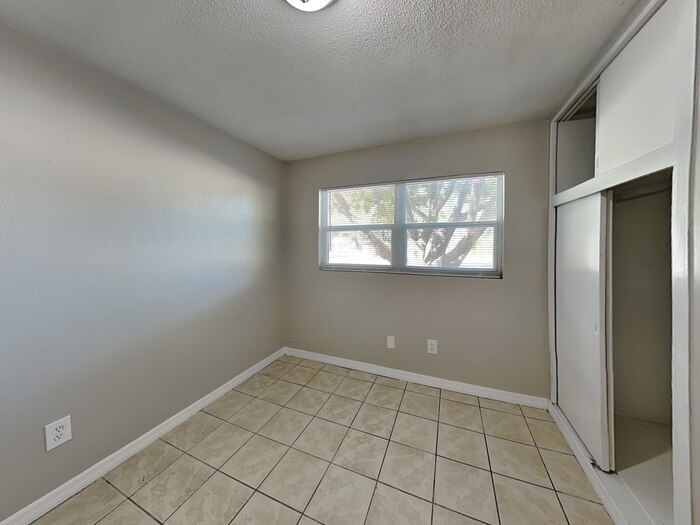 Building Photo - 1301 Sandy Ln