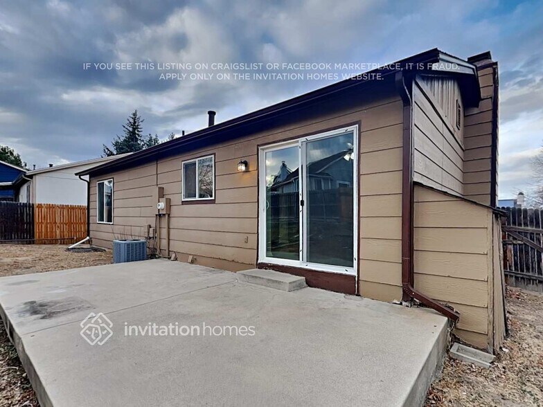 Building Photo - 4142 S Laredo Way