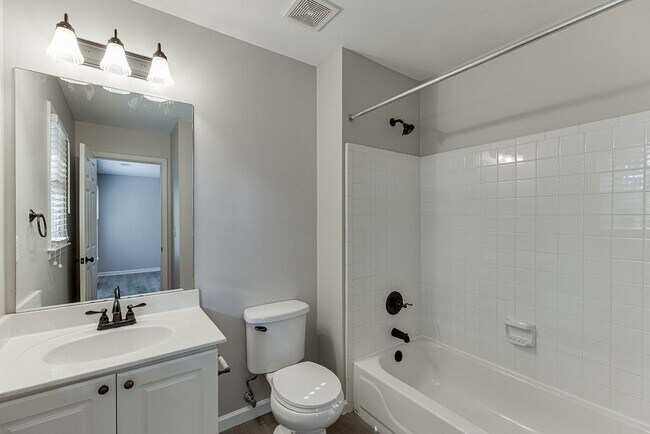 Building Photo - 1795 Lake Heights Cir