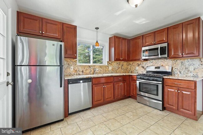 Building Photo - 6609 Bowie Dr