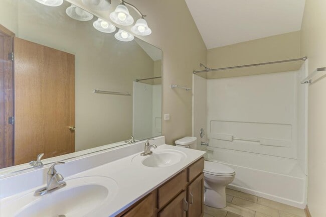 Building Photo - 5130 Freeport Ct