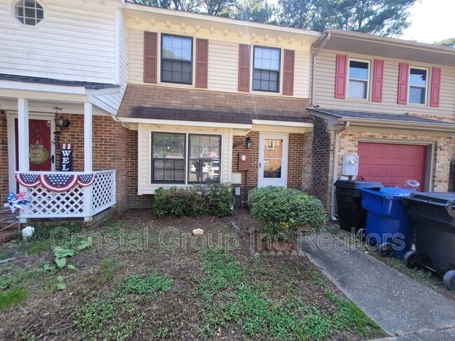 Primary Photo - 921 Wildwood Square Ct