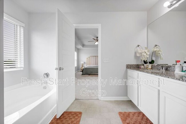 Building Photo - 300 Barony Pl Dr