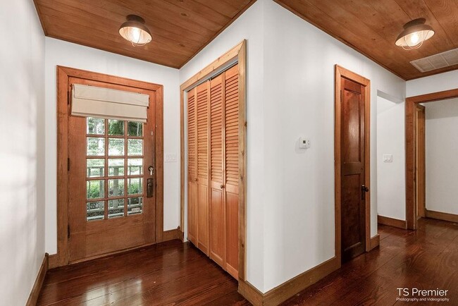 Building Photo - 50 Garvin Dr