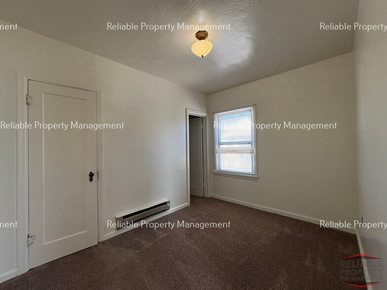 Building Photo - 509 N Water Ave