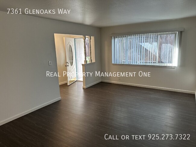 Building Photo - 7361 Glenoaks Way
