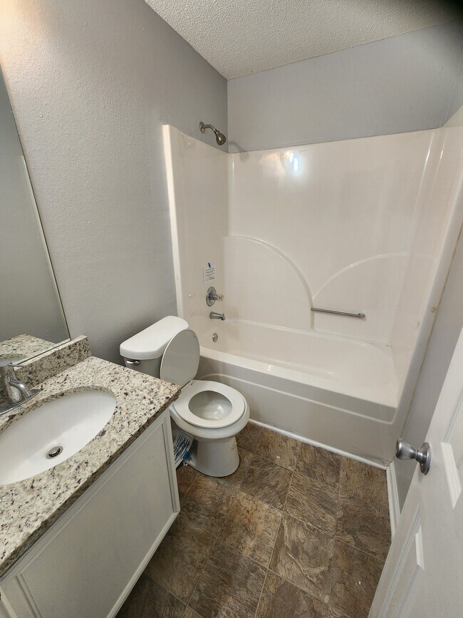 Building Photo - 2378 Charleston Pointe SE