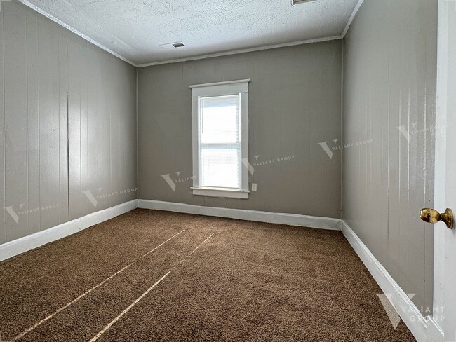 Building Photo - Cozy 2 Bedroom, 1 Bathroom Home in West Sp...
