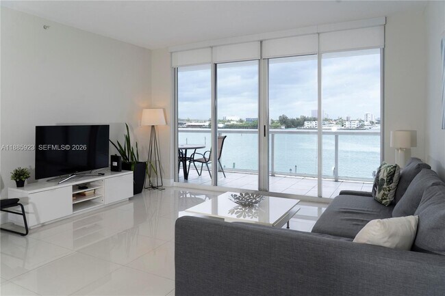 Building Photo - 17050 N Bay Rd