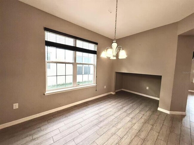 Building Photo - 11804 Silverlake Park Dr