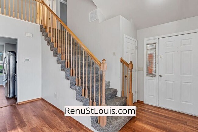 Building Photo - Now Available 3 bedroom 2.5 baths