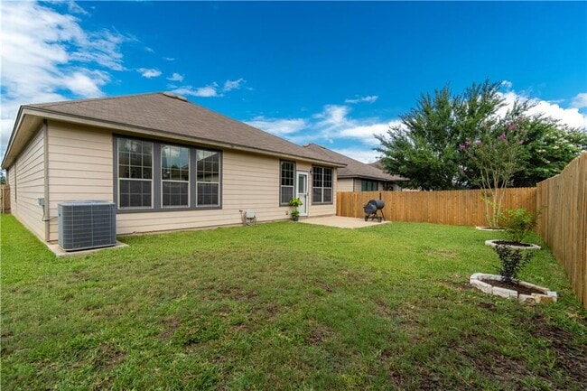 Building Photo - 554 Apricot Dr