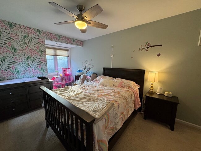 Building Photo - Fantastic 5 Bed 5.5 Bath Single Family Hom...