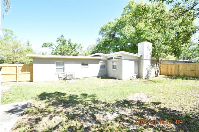 Building Photo - 3013 E Sligh Ave