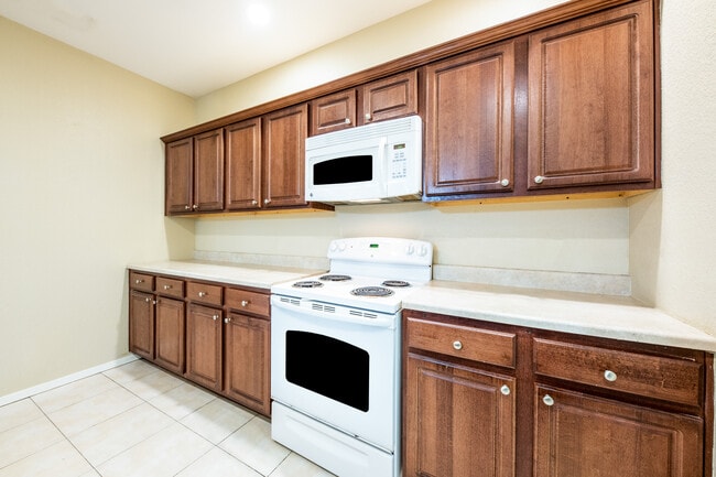 Building Photo - 2809 E 22nd St