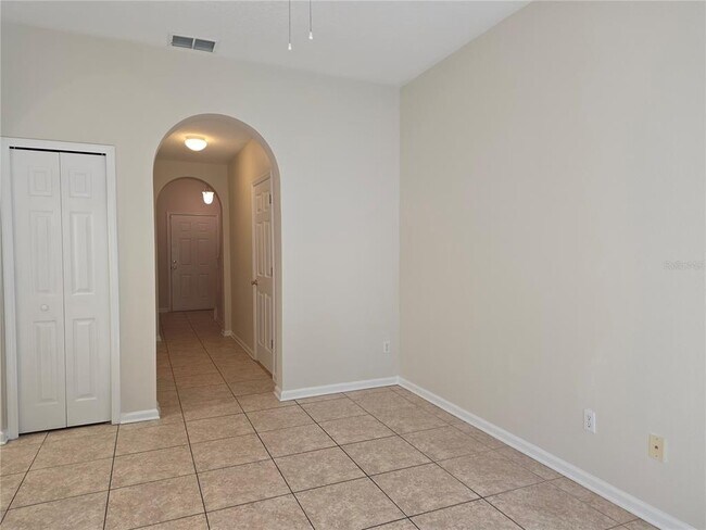 Building Photo - 16661 Cedar Crest Dr