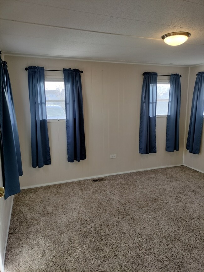 Building Photo - 1412-1411 11th Ave S