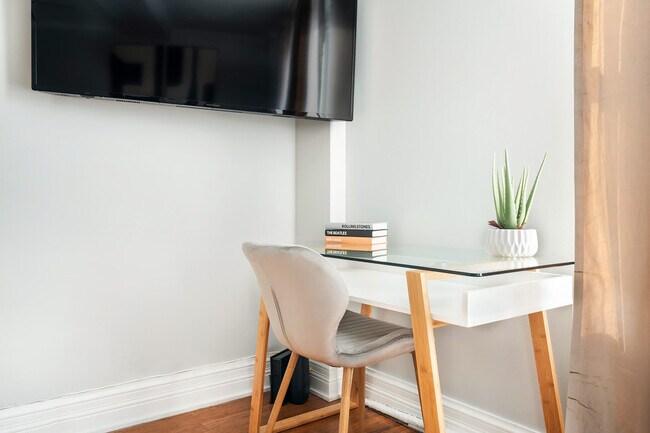 Building Photo - 240 W 73rd St