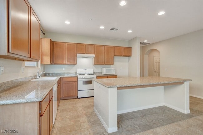 Building Photo - 484 Punto Vallata Dr