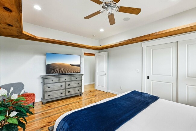 Building Photo - 15541 Bradshaw Rd