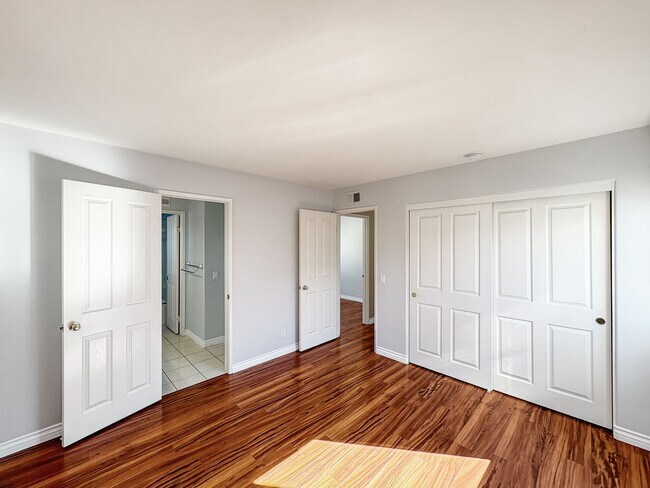 Building Photo - Bright & Spacious 4B/3BA Scripps Ranch Home - New AC, Hardwood Floors, Backyard!